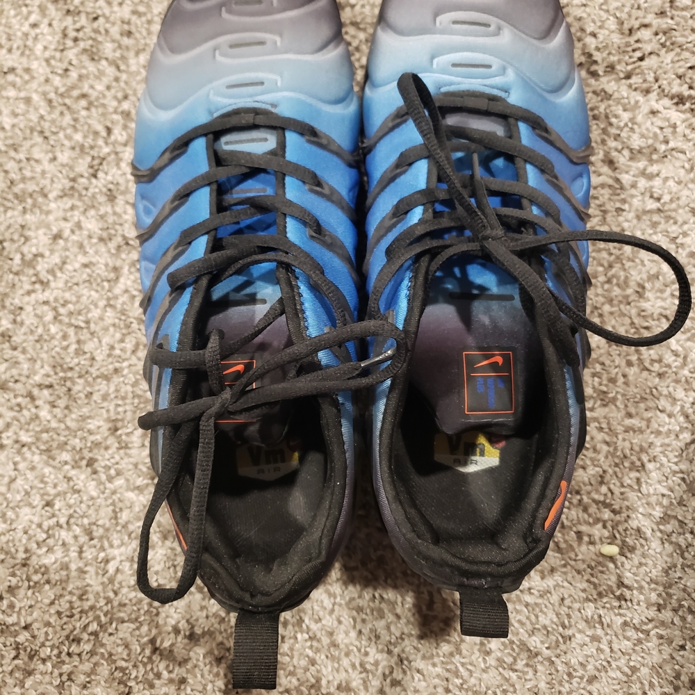 Nike Gradient Blue and Black Athletic Shoes